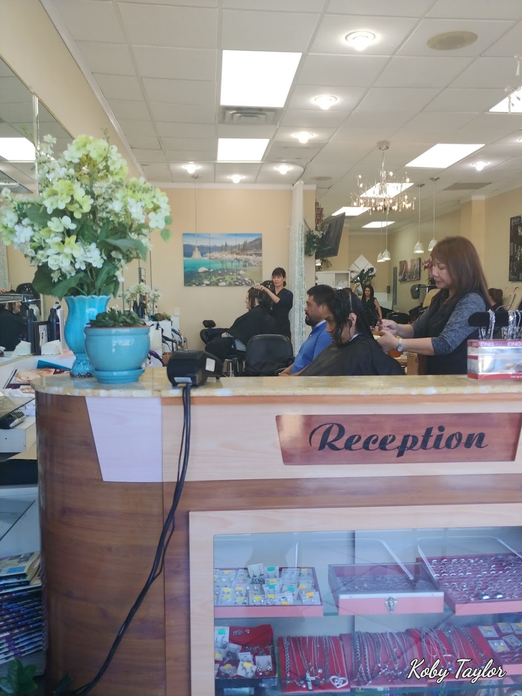 Unique Hair & Nails Salon | 2150 E Pioneer Pkwy #112, Arlington, TX 76010, USA | Phone: (817) 860-2887