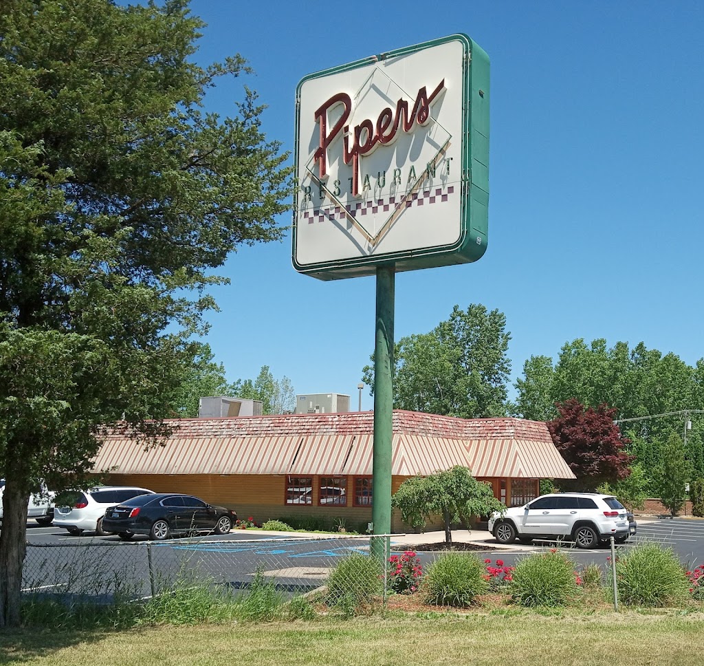 Pipers Restaurant | 25418 Telegraph Rd, Flat Rock, MI 48134, USA | Phone: (734) 782-3300