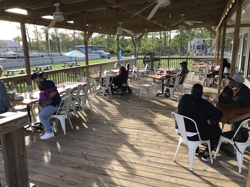 Segnette Landing Harbor Front Dining | 450 Laroussini St, Westwego, LA 70094, USA | Phone: (504) 900-1901