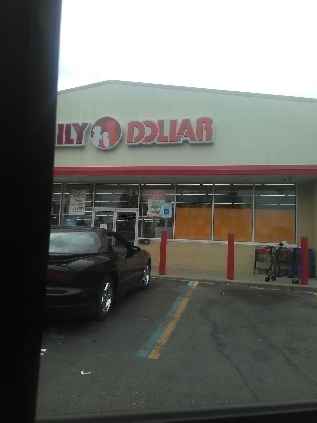 Family Dollar | 757 Auburn Ave, Pontiac, MI 48342 | Phone: (248) 294-5752