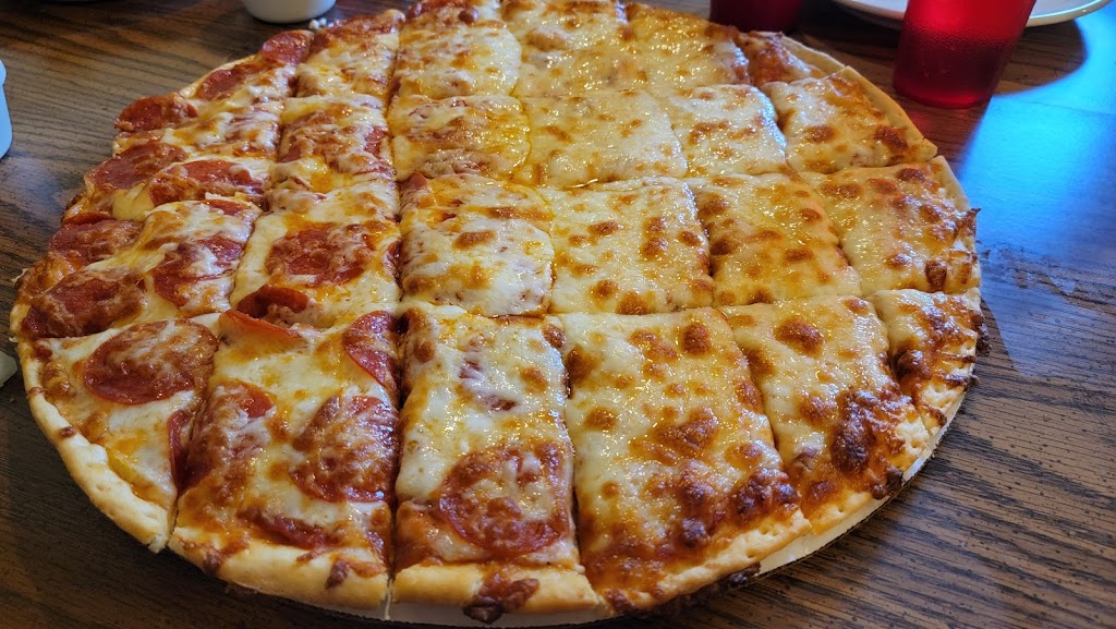 Knights Pizza | 121 W Tully St, Convoy, OH 45832, USA | Phone: (419) 749-2988