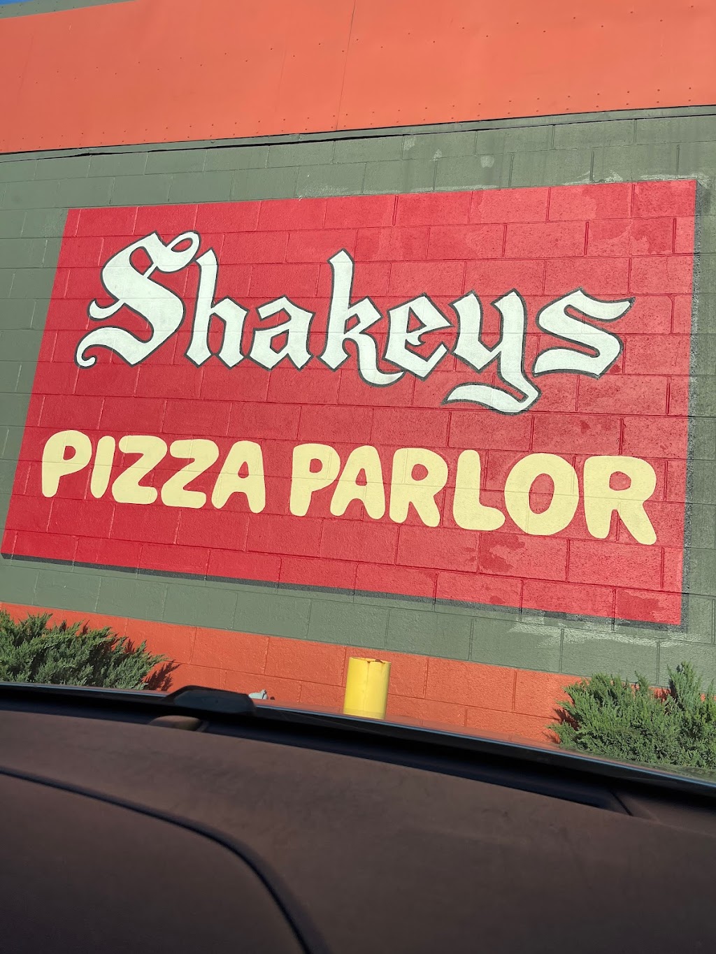 Shakeys Pizza Parlor | 10340 Reseda Blvd, Northridge, CA 91326, USA | Phone: (818) 360-2151