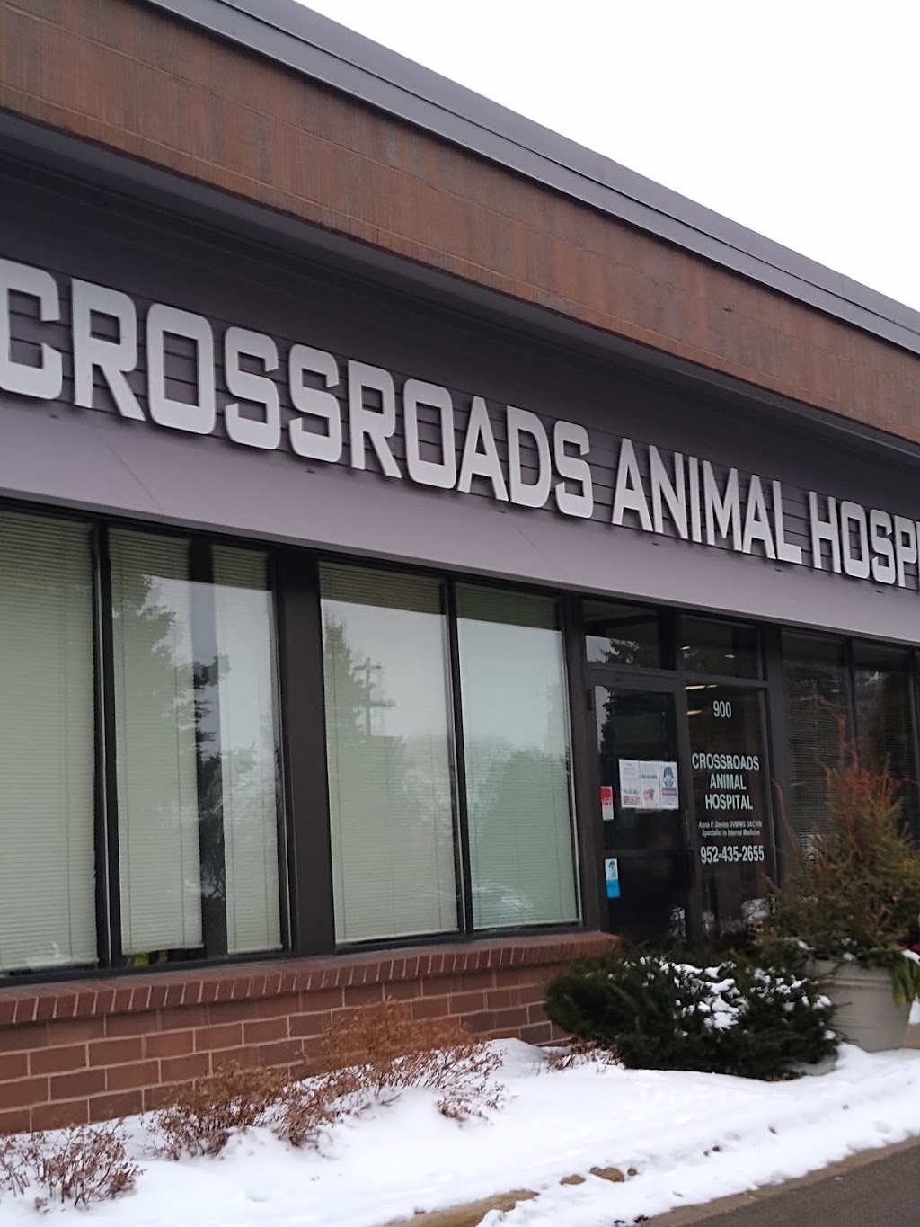 Crossroads Animal Hospital | 14321 Nicollet Ct #900, Burnsville, MN 55306, USA | Phone: (952) 435-2655