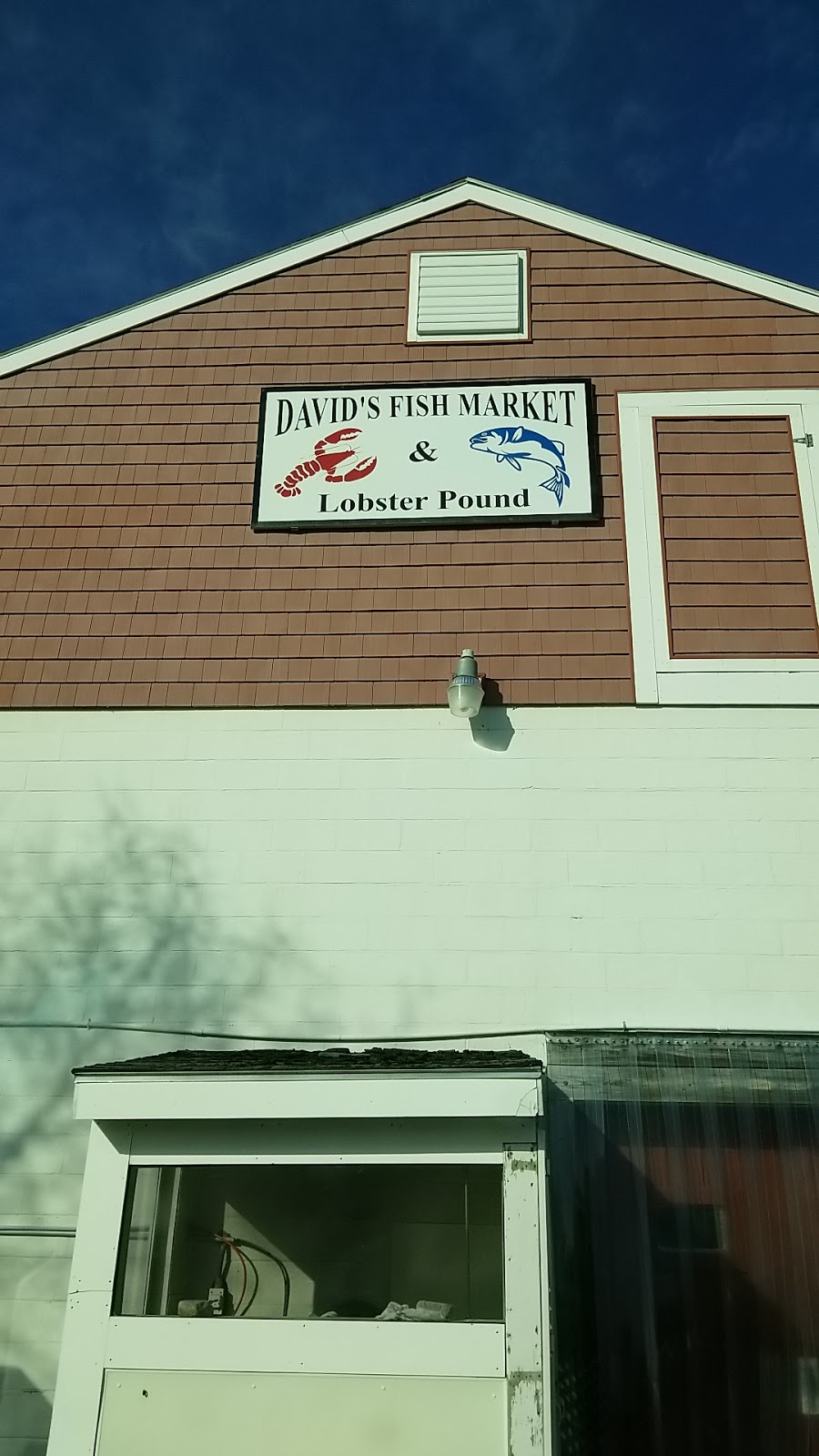 Davids Fish Market | 54 Bridge Rd, Salisbury, MA 01952, USA | Phone: (978) 462-2504