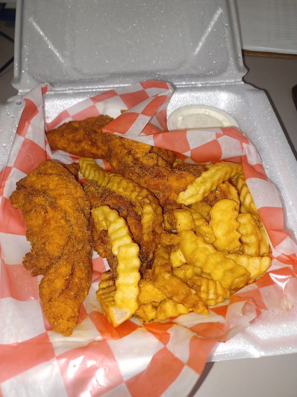 cluckers of wilmore | 404 N Lexington Ave, Wilmore, KY 40390, USA | Phone: (859) 858-4690