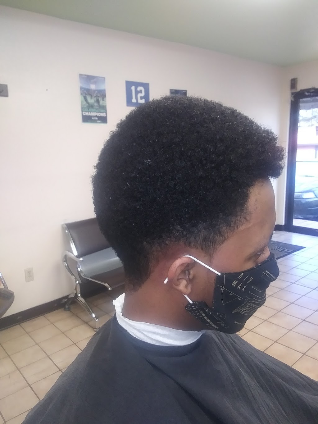 Unique Barber Shop | 323 N 105th St B, Seattle, WA 98133, USA | Phone: (206) 427-8965