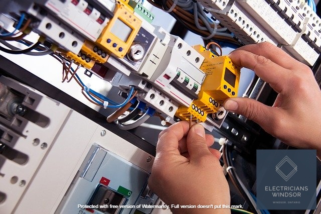 Electricians Windsor | 2708 Scarsdale Rd, Windsor, ON N8R 1R3, Canada | Phone: (226) 799-2100