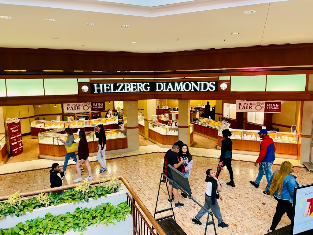 Helzberg Diamonds | 1077 St Louis Galleria St, St. Louis, MO 63117, USA | Phone: (314) 721-0190