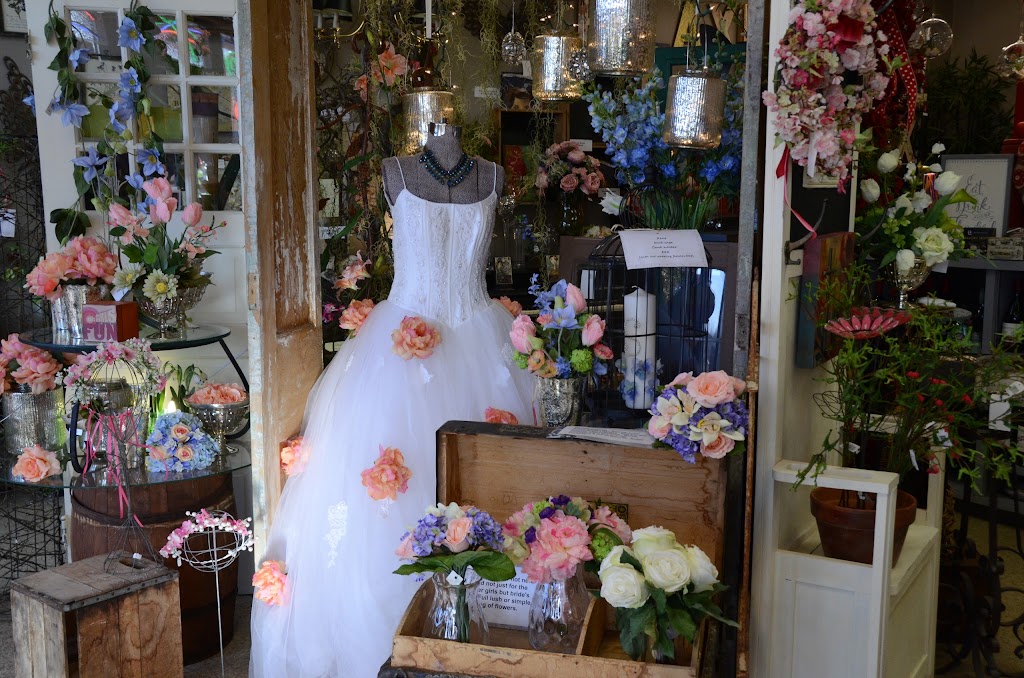 Fantasy Flowers | 106 E Freistadt Rd, Thiensville, WI 53092, USA | Phone: (262) 242-3732