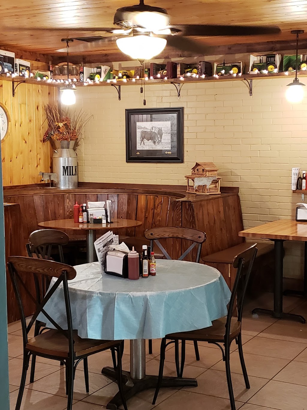 Carolina Restaurant | 260 Stockyard Rd, Siler City, NC 27344 | Phone: (919) 663-6032