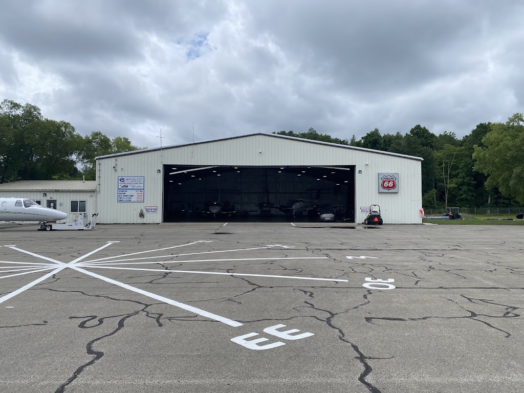 Grove City Airport-29D | 40 Oakley- Kelly Dr, Mercer, PA 16137, USA | Phone: (724) 748-5530