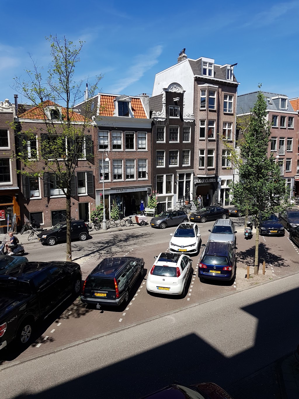 72andSunny NL B.V. | Westerstraat 187, 1e, 1015 MA Amsterdam, Netherlands | Phone: 020 218 2400