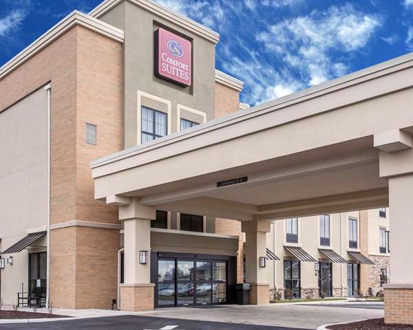 Comfort Suites Youngstown North | 201 Perni Ln, Youngstown, OH 44505, USA | Phone: (330) 403-5968