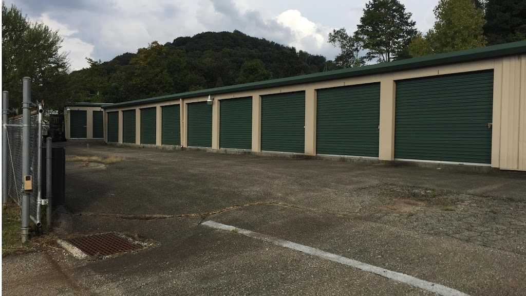 White Oak Self Storage | 2040 Lincoln Way, White Oak, PA 15131, USA | Phone: (412) 751-4359