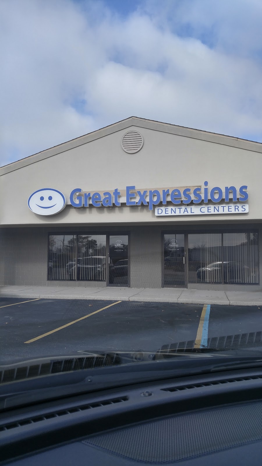 Great Expressions Dental Centers - Toledo | 5950 Airport Hwy Suite 10, Toledo, OH 43615 | Phone: (419) 324-7713