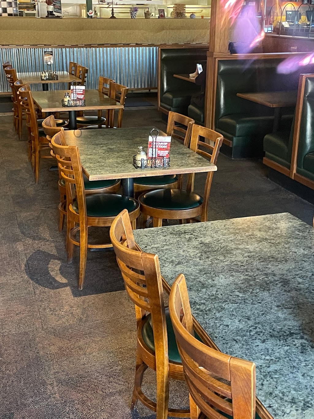 Sammys Pizza & Restaurant | 445 99th Ave NW, Coon Rapids, MN 55433, USA | Phone: (763) 786-8400