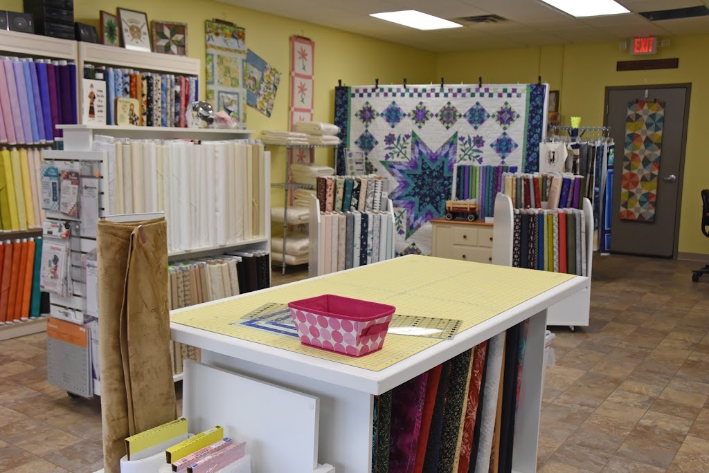 Topstitchery, LLC | 111 W Main St Suite F/G, Roberts, WI 54023, USA | Phone: (715) 749-3131