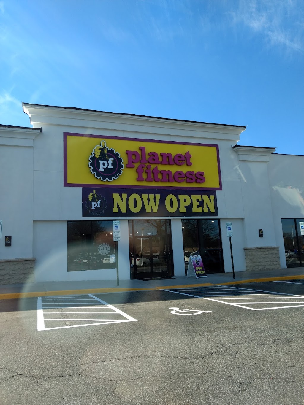 Planet Fitness | 3313 Battleground Ave, Greensboro, NC 27410, USA | Phone: (336) 676-3645