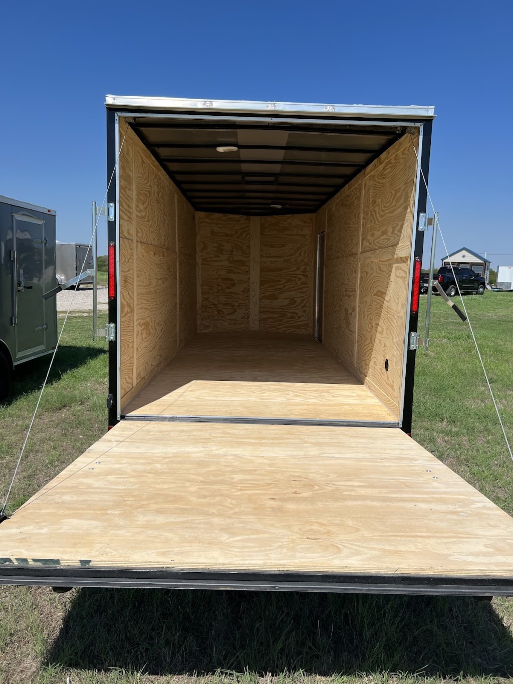 SP Trailers | 5069 US-175, Kaufman, TX 75142, USA | Phone: (214) 766-0412