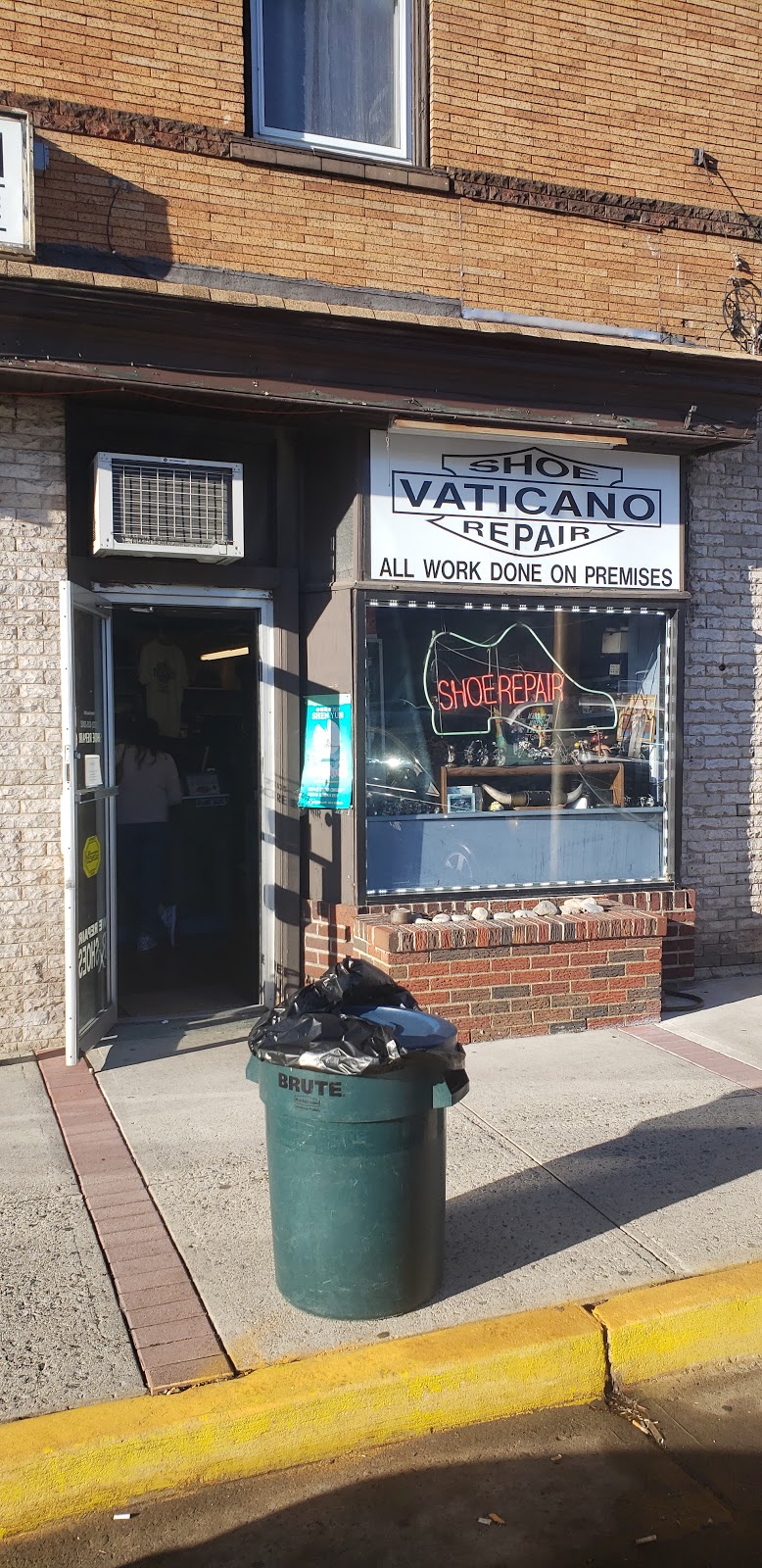 Vaticano Shoe Repair | 7 Pennsylvania Ave, Metuchen, NJ 08840, USA | Phone: (732) 635-2002