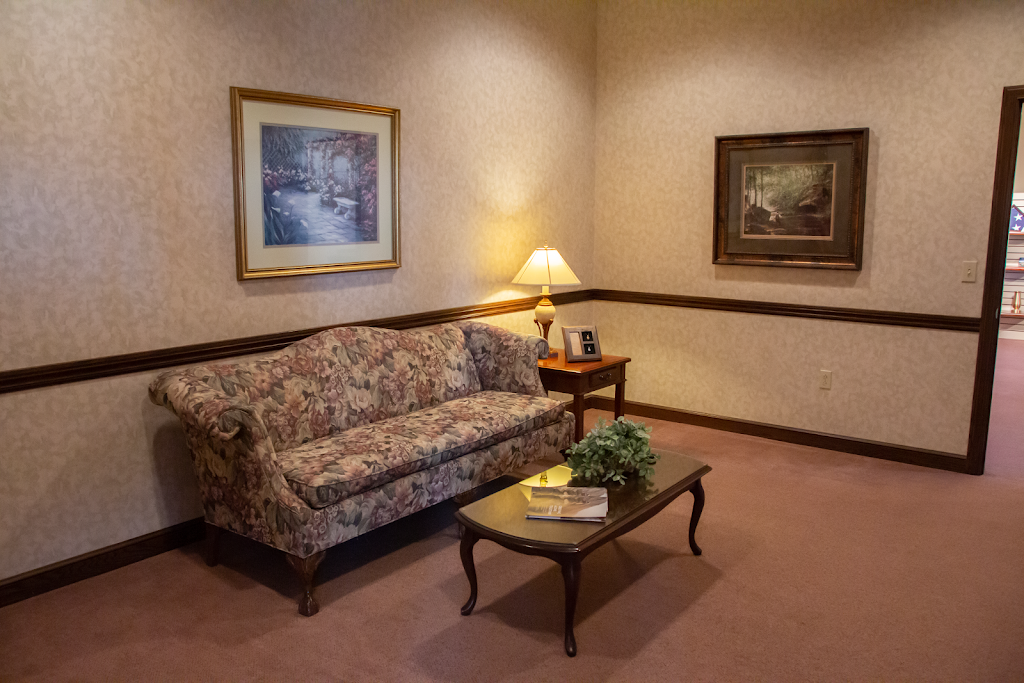 Roberts Funeral Home | 1058 US-250, Ashland, OH 44805, USA | Phone: (419) 289-8958