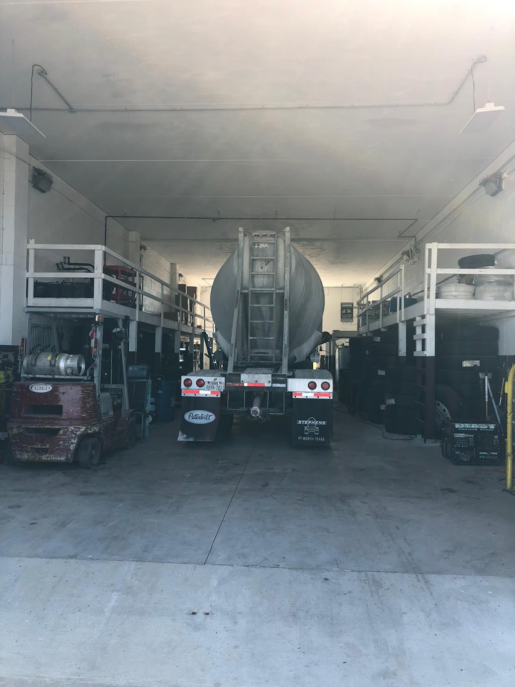 Gill Express Truck/Trailer Repair & Wash | 850 N 163rd E Ave, Tulsa, OK 74116, USA | Phone: (918) 234-9274