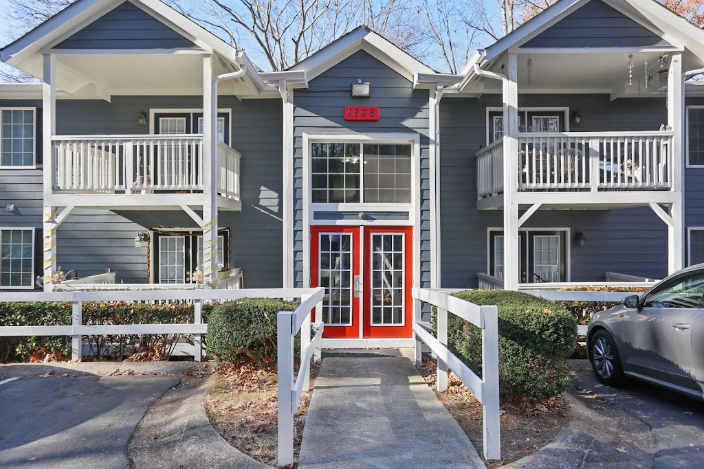 Crest at East Cobb | 1810 Roswell Rd, Marietta, GA 30062, USA | Phone: (770) 746-7691