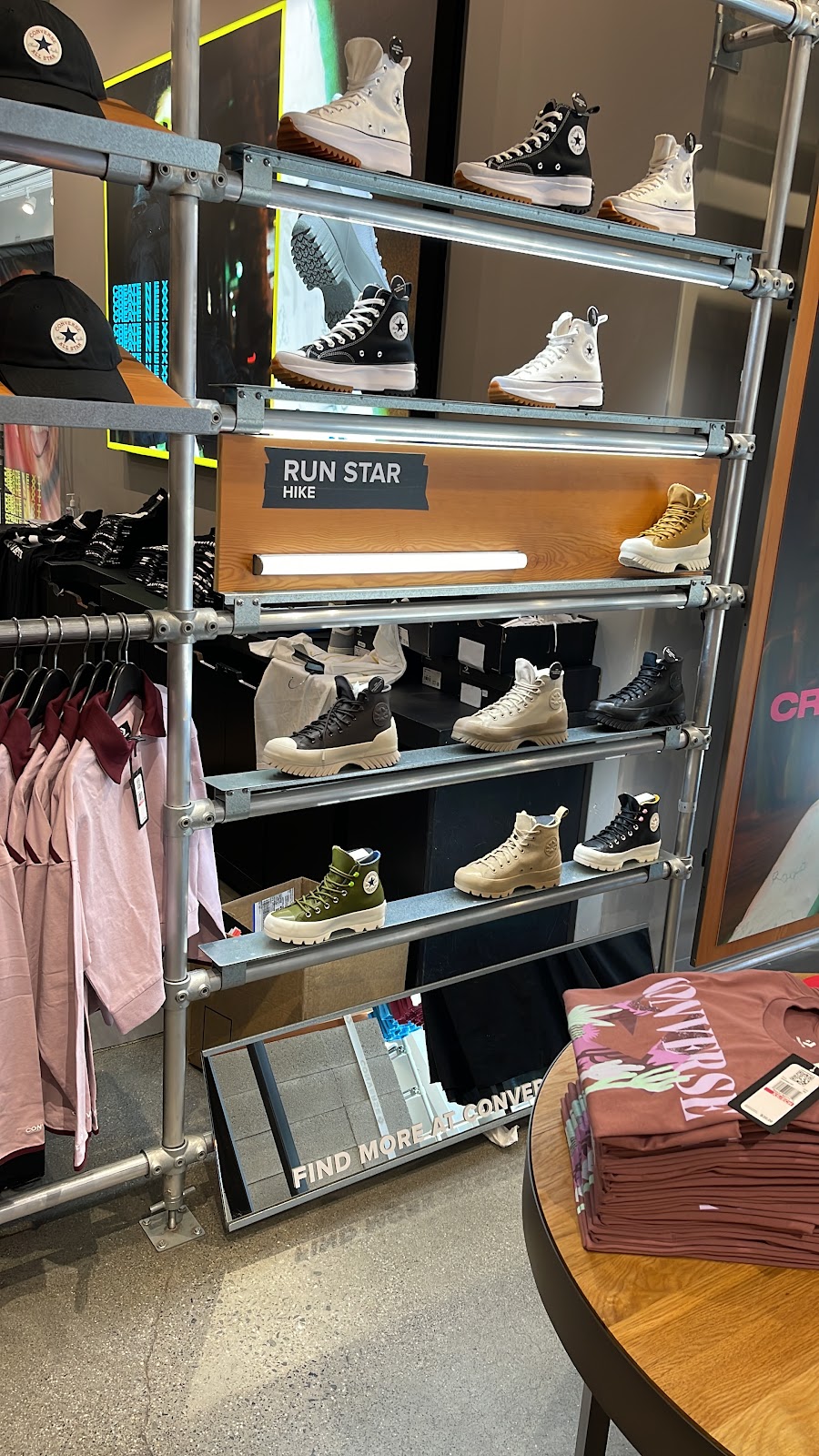 Converse Store | 950 Grapevine Ct, Central Valley, NY 10917, USA | Phone: (845) 928-9978