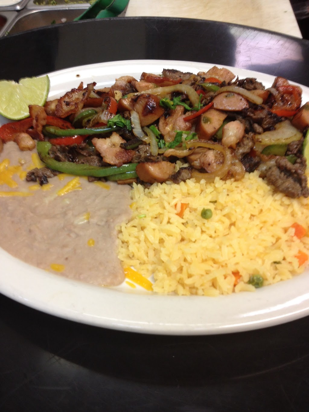 Los Tres Hermanos Mexican Restaurant | 906 W Main St, Collinsville, OK 74021, USA | Phone: (918) 371-3890