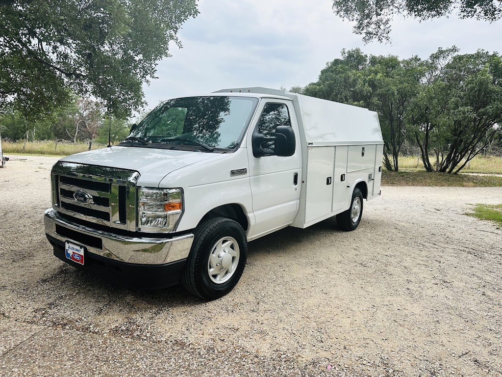 Bluebonnet Commercial Truck Center | 1879 S Business IH 35, New Braunfels, TX 78130, USA | Phone: (830) 626-5477