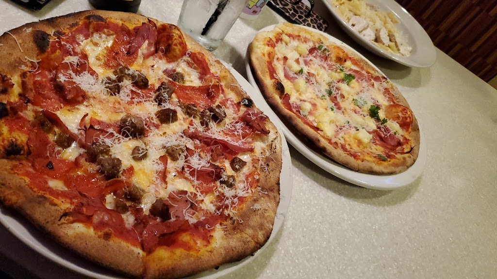 Brixx Wood Fired Pizza + Craft Bar | 300 Indian Lake Blvd, Hendersonville, TN 37075, USA | Phone: (615) 590-7892