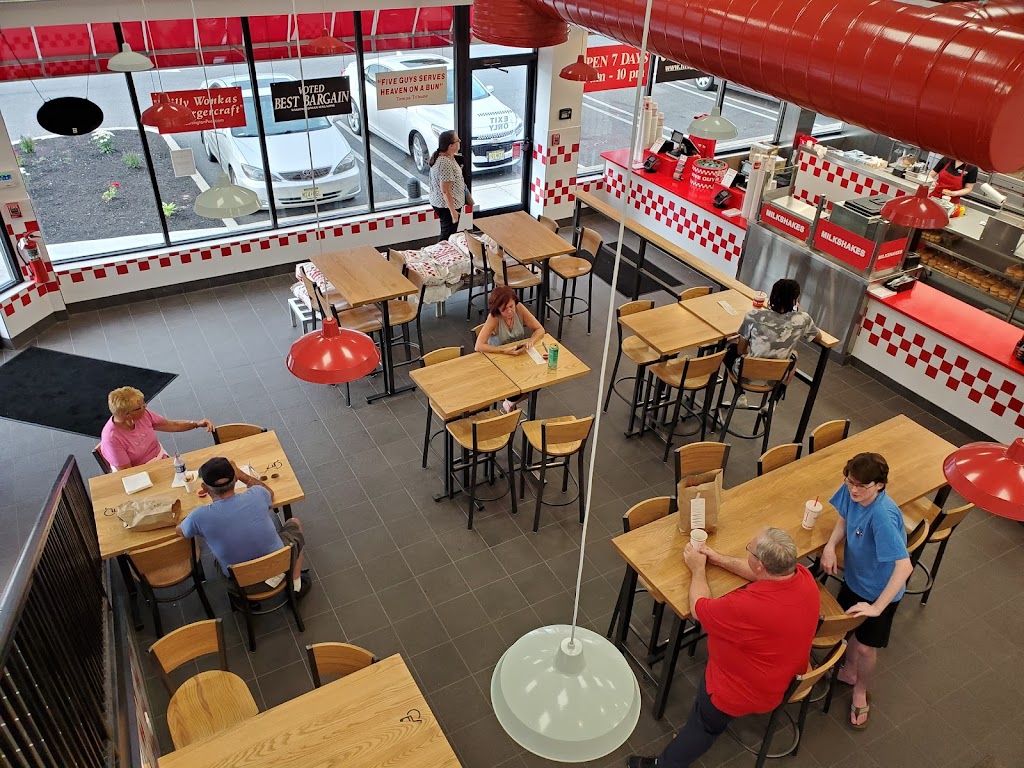 Five Guys | 1902 NJ-35, Wall Township, NJ 07719, USA | Phone: (732) 359-7550