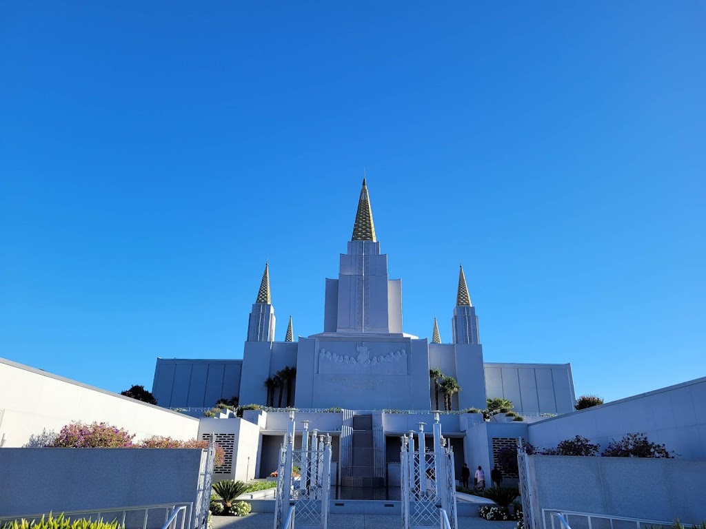Oakland Temple Visitors Center | 4766 Lincoln Ave, Oakland, CA 94602, USA | Phone: (510) 328-0044