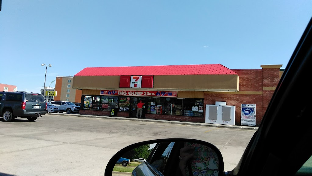 7-Eleven | 642 NW 12th St, Moore, OK 73160, USA | Phone: (405) 793-1310