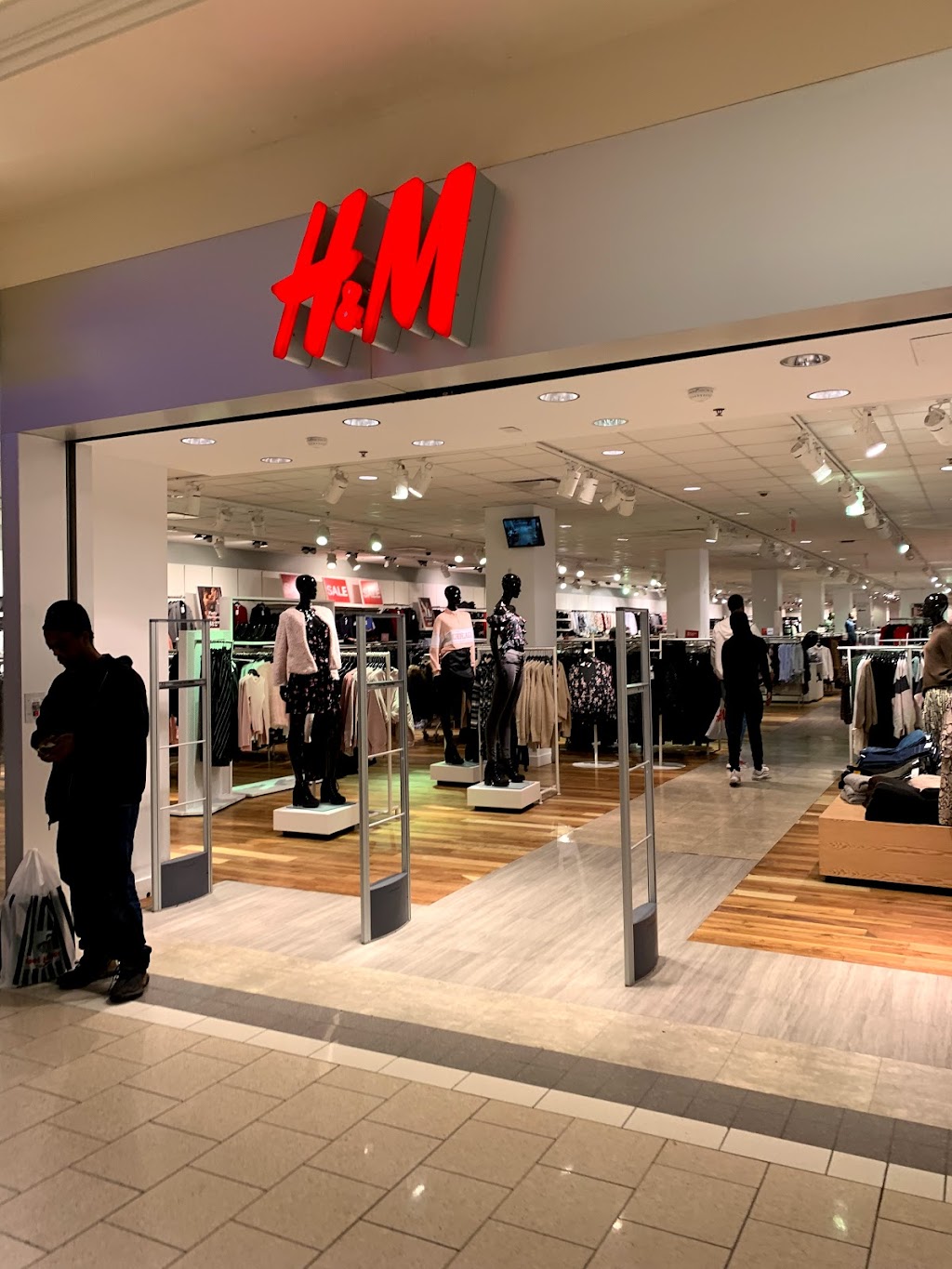 H&M | 4737 Concord Pike, Wilmington, DE 19803, USA | Phone: (855) 466-7467