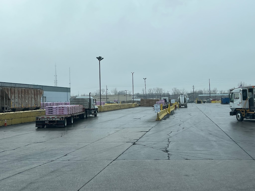 Owens Corning Medina Roofing Plant | 890 W Smith Rd, Medina, OH 44256, USA | Phone: (330) 764-7800