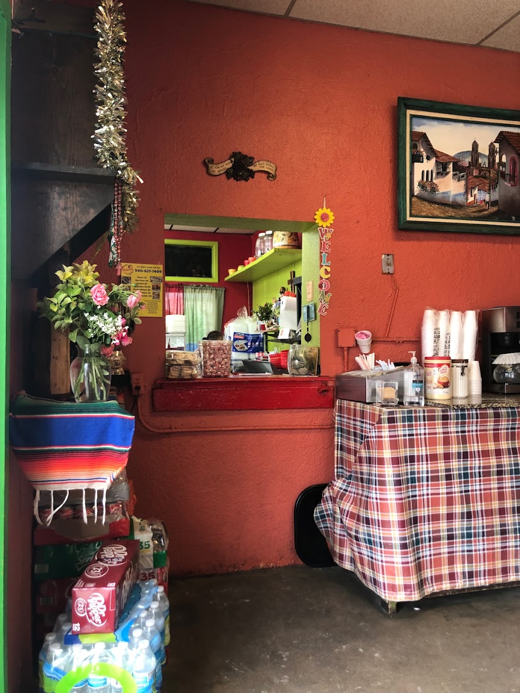 Primos Taqueria | 312 E Walnut St, Decatur, TX 76234, USA | Phone: (940) 627-7409