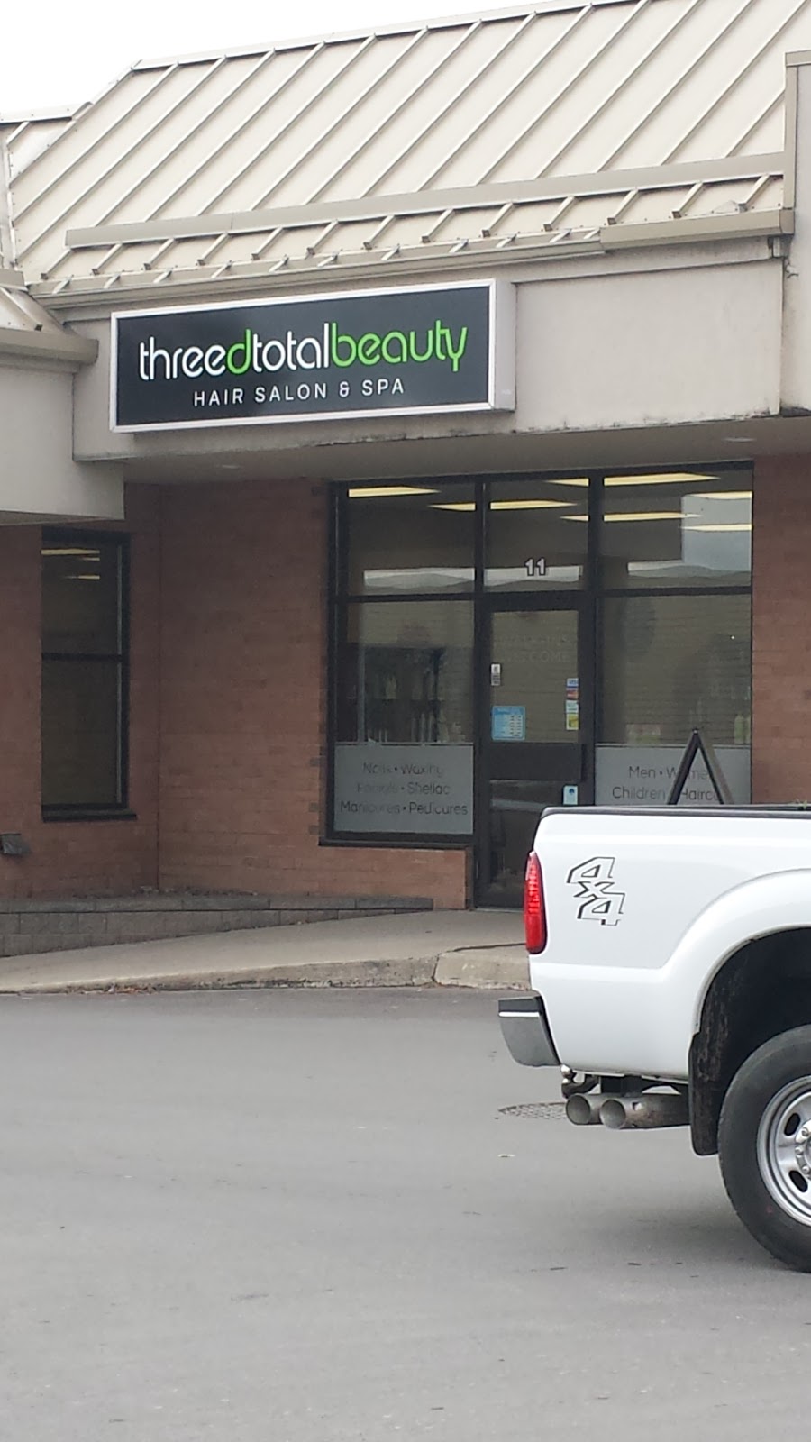 Three D Total Beauty | 239 St Catharines St, Smithville, ON L0R 2A0, Canada | Phone: (905) 957-2271