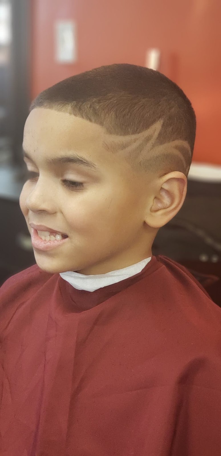 On Point Barbershop and Custom Print Shop | 1715 E Sauk Trail, Sauk Village, IL 60411, USA | Phone: (708) 248-6593