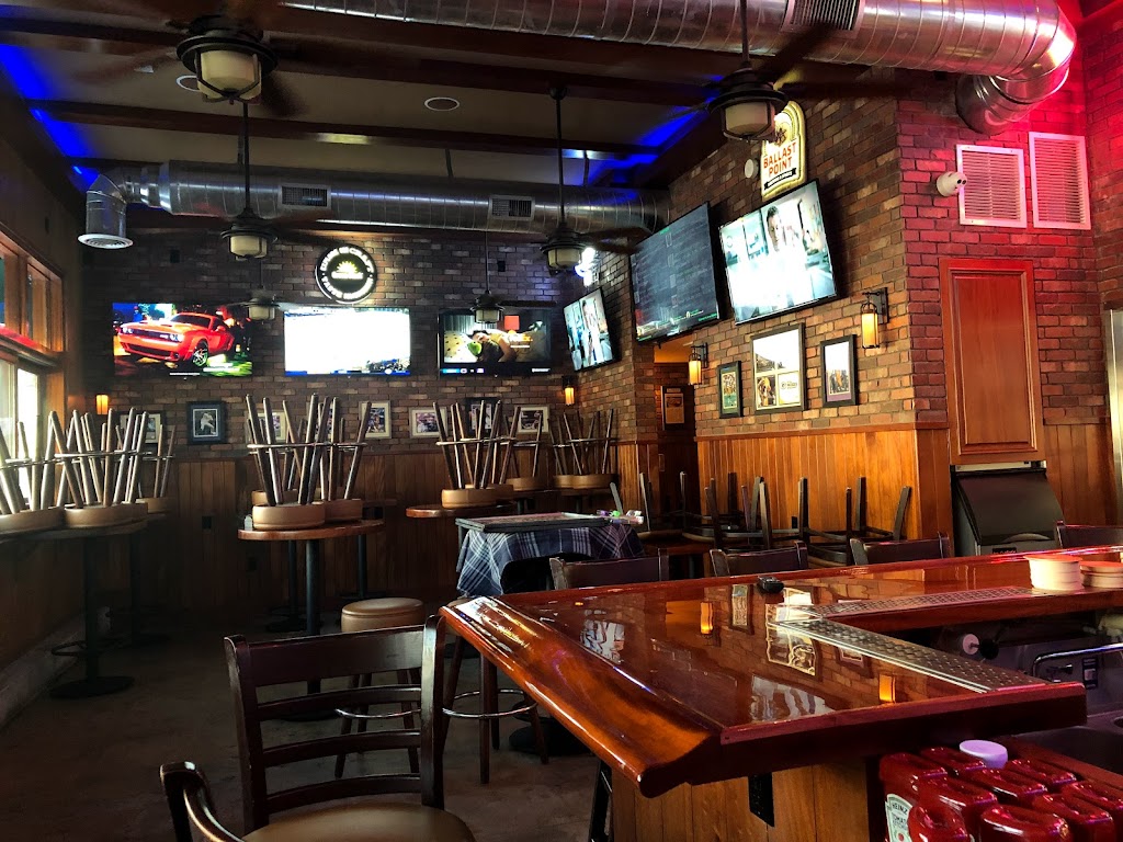 Quinns Pub & Grill | 200 Nieto Ave Suite A, Long Beach, CA 90803, USA | Phone: (562) 434-2606