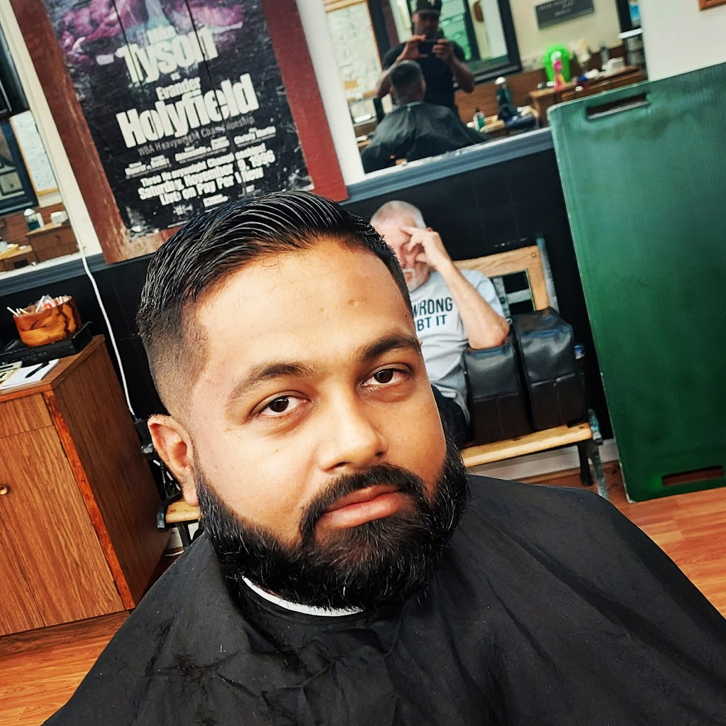 Coffee Plaza Barber Shop | 2400 Coffee Rd # T, Modesto, CA 95355, USA | Phone: (209) 576-1256