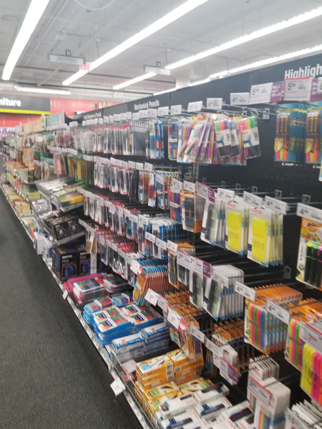 Staples | 90-30 Metropolitan Ave, Queens, NY 11374, USA | Phone: (718) 459-1295