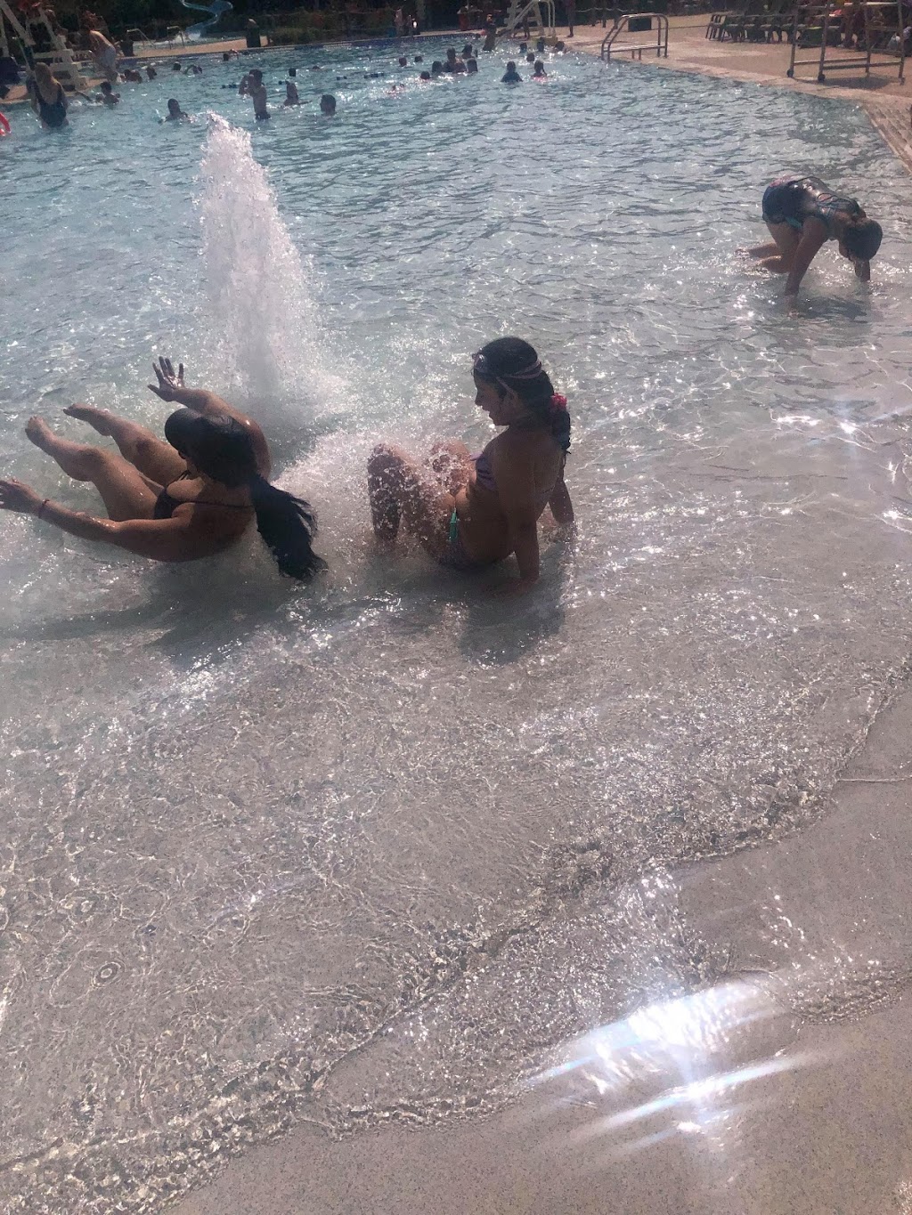 Pirates’ Hollow Community Waterpark | 201 N Webster St, Port Washington, WI 53074, USA | Phone: (262) 284-7679