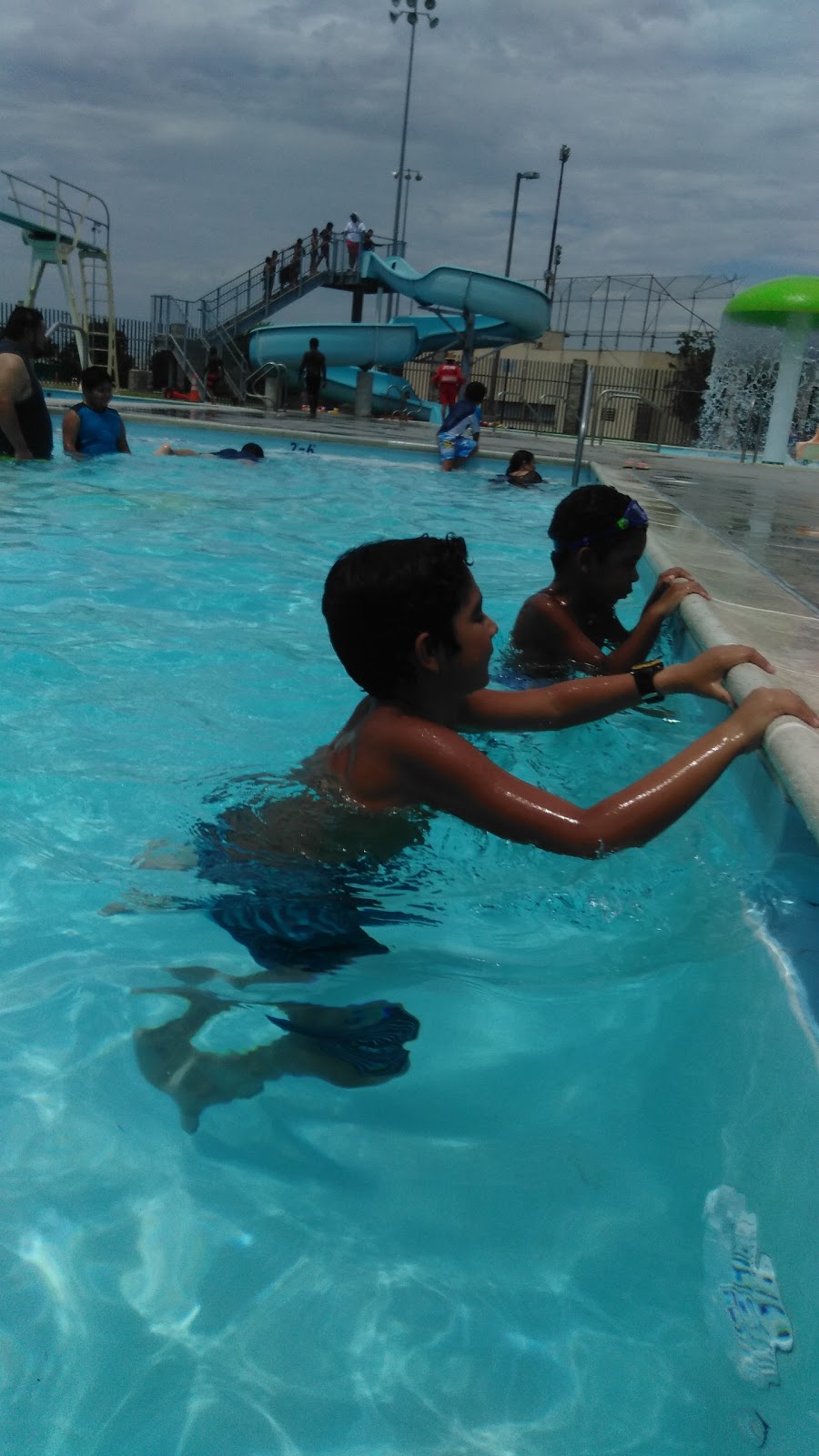 Gonzales Park | 1101 W Cressey St, Compton, CA 90222, USA | Phone: (310) 537-5347