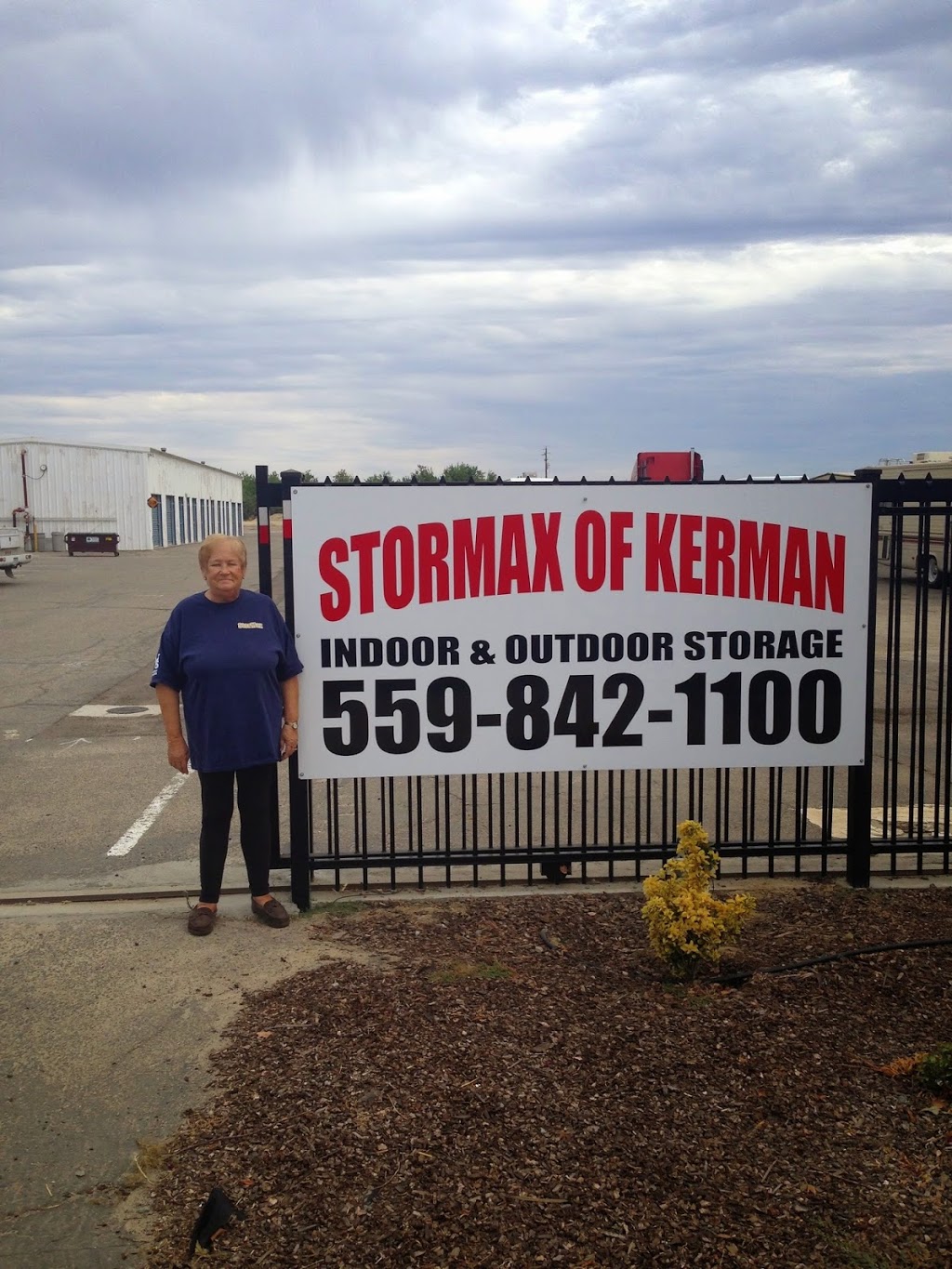 StorMax of Kerman | 14750 W Whitesbridge Ave, Kerman, CA 93630, USA | Phone: (559) 842-1100