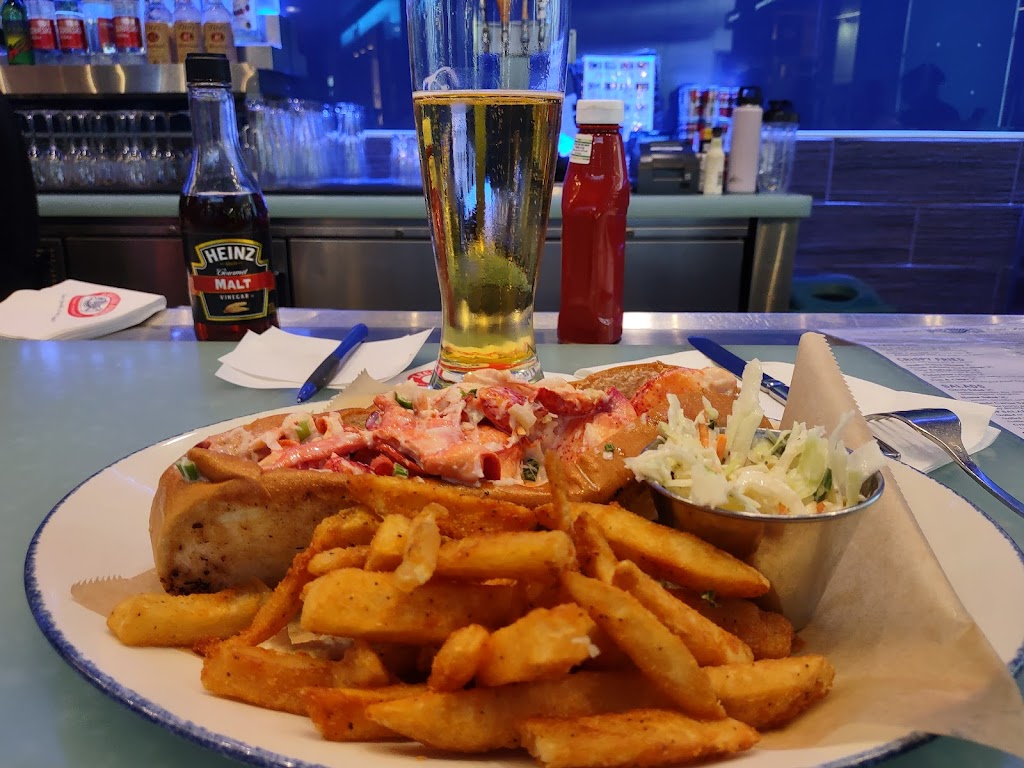 Legal Sea Foods | Boston Logan International Airport, Terminal C, 1 Harborside Dr, Boston, MA 02128, USA | Phone: (617) 568-2800