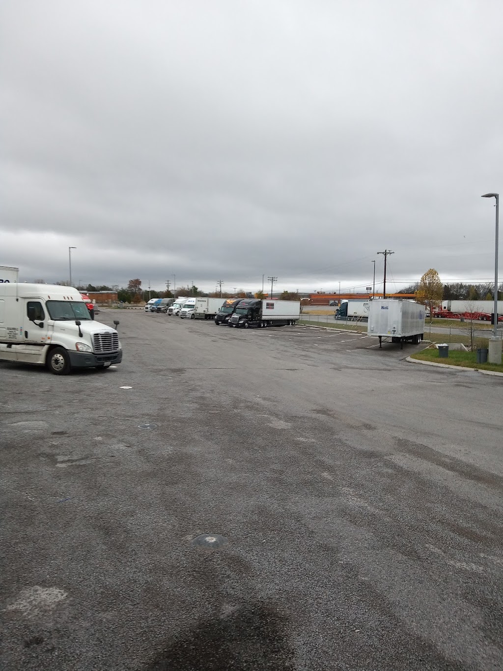 Big Rig Parking | 104 Forbus Dr, Murfreesboro, TN 37127, USA | Phone: (833) 727-5744