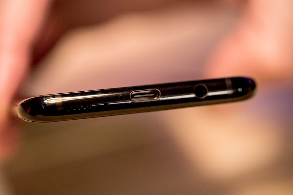 City Wireless Cell Phone Repair iPhone iPad Fix Samsung Galaxy | 2570 Gus Thomasson Rd, Dallas, TX 75228, USA | Phone: (972) 686-9648