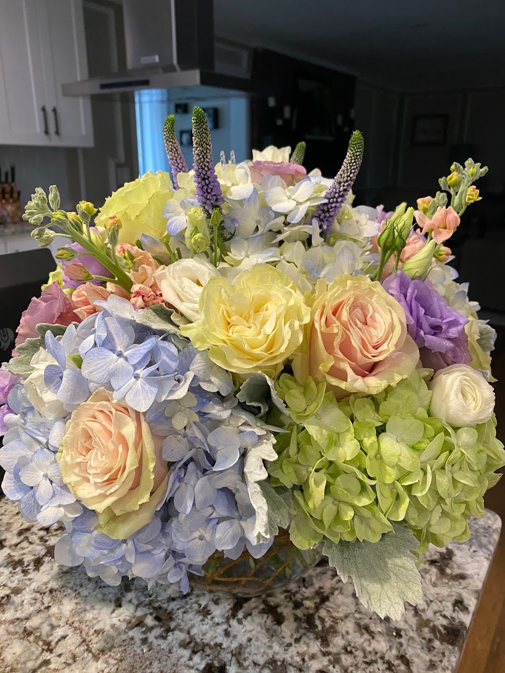 Flowers For Everybody | Fairway Cl Terrace, Lawrenceville, GA 30043, USA | Phone: (678) 469-2722