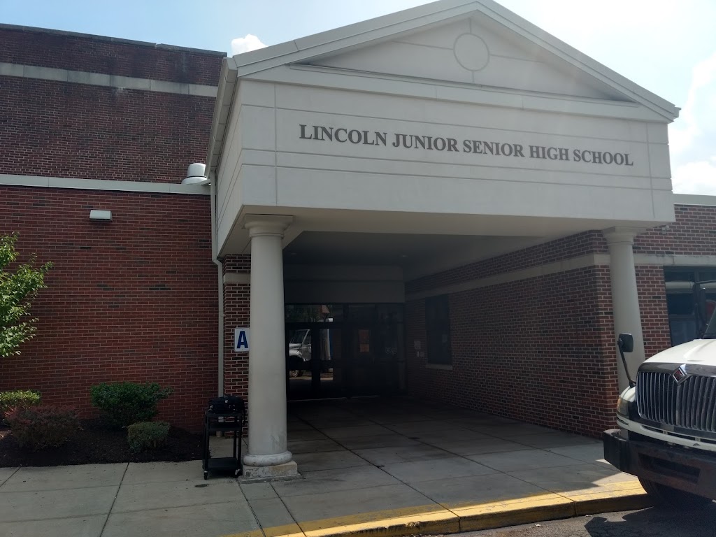 Lincoln Junior Senior High School | 501 Crescent Ave, Ellwood City, PA 16117 | Phone: (724) 752-1591